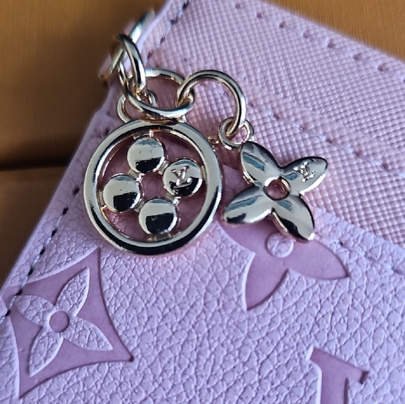 Louis Vuitton Pink Monogram Card Holder - Picture 2 of 4